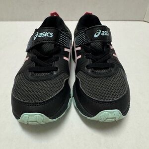 ASICS Pre Venture 8. Kids size 12. Black.